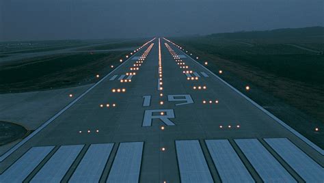 runway for planes figgerits|Runway in use .